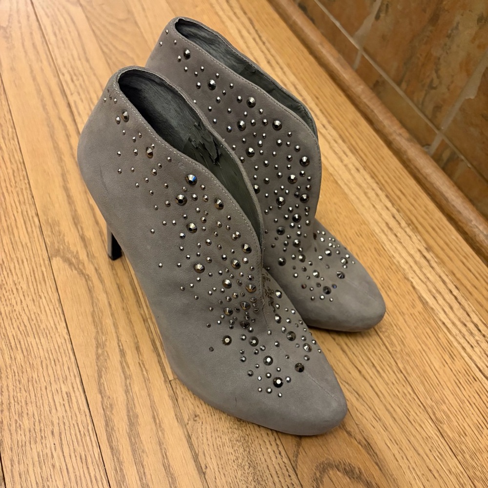 Gianni Bini Studded Suede Grey/Silver Booties (8.5) - Picture 3 of 10